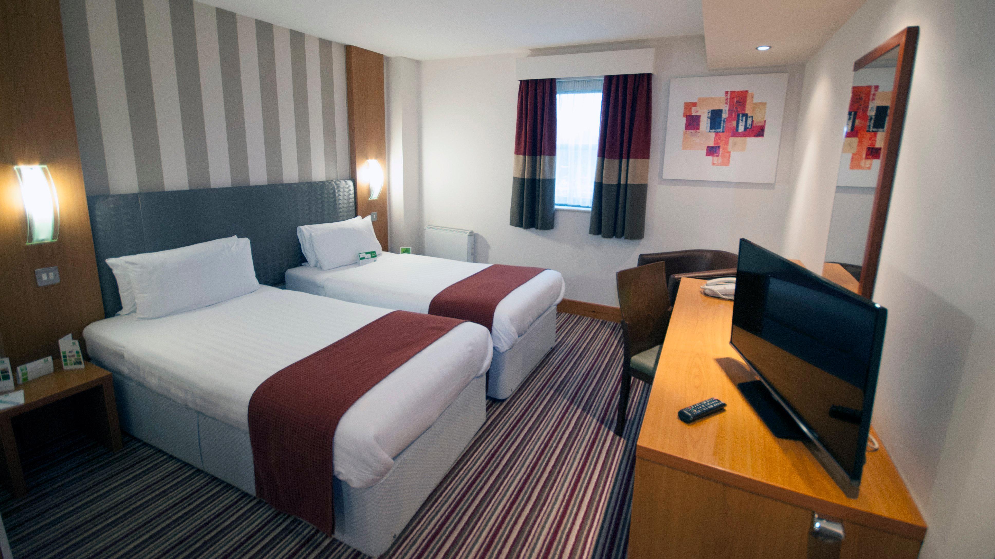 Holiday Inn Manchester - Central Park, An Ihg Hotel Екстер'єр фото