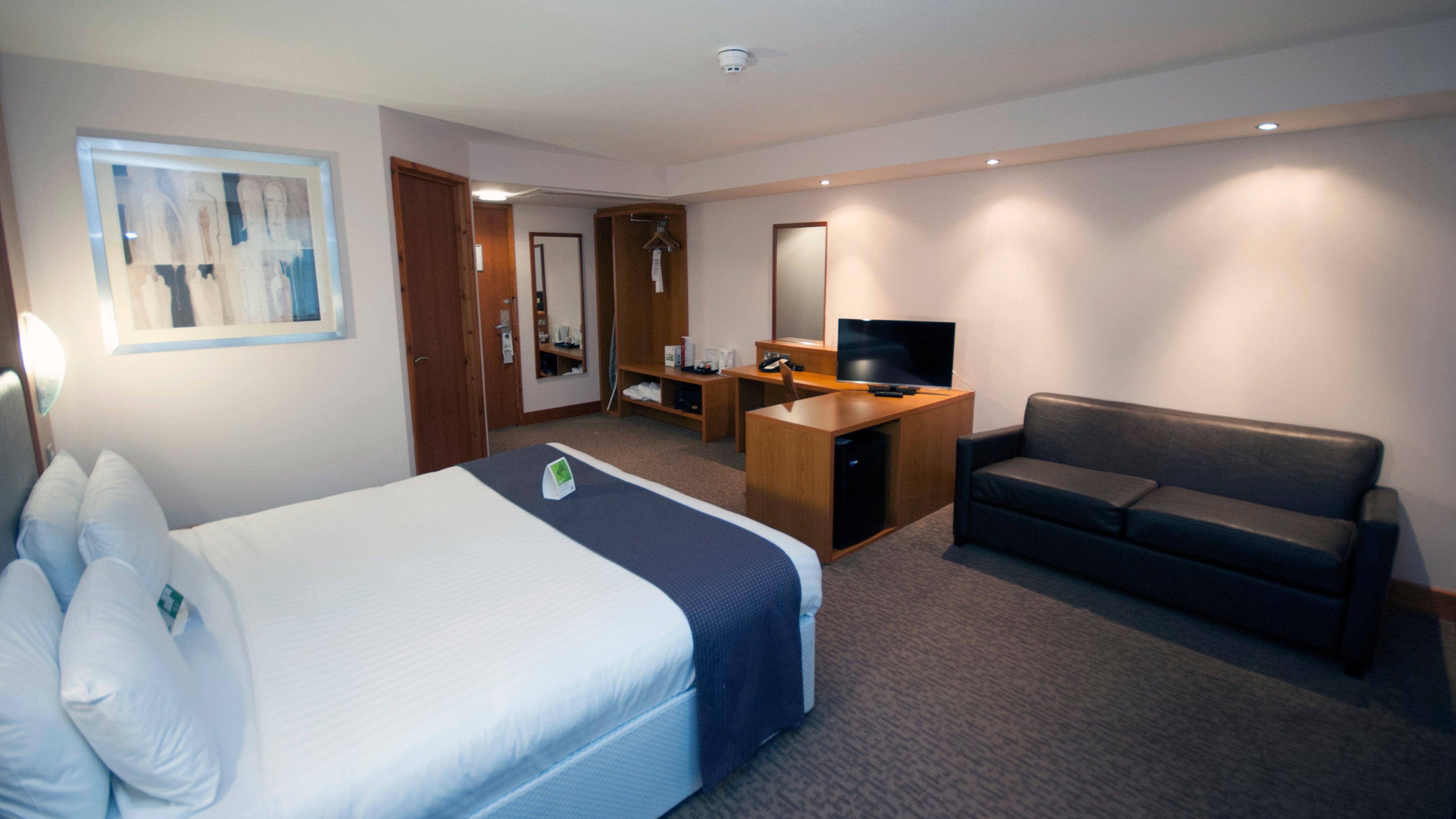 Holiday Inn Manchester - Central Park, An Ihg Hotel Екстер'єр фото