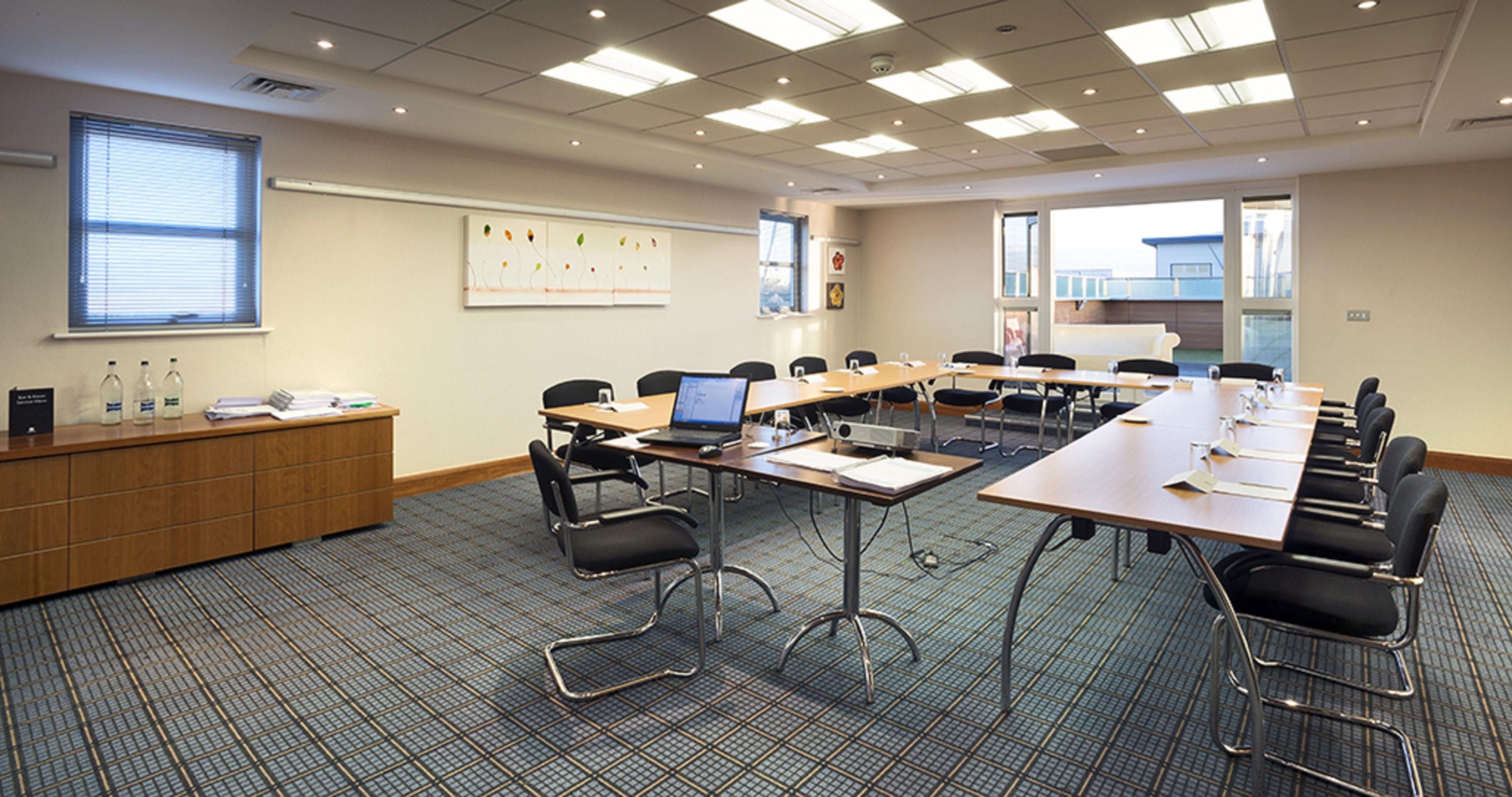 Holiday Inn Manchester - Central Park, An Ihg Hotel Екстер'єр фото