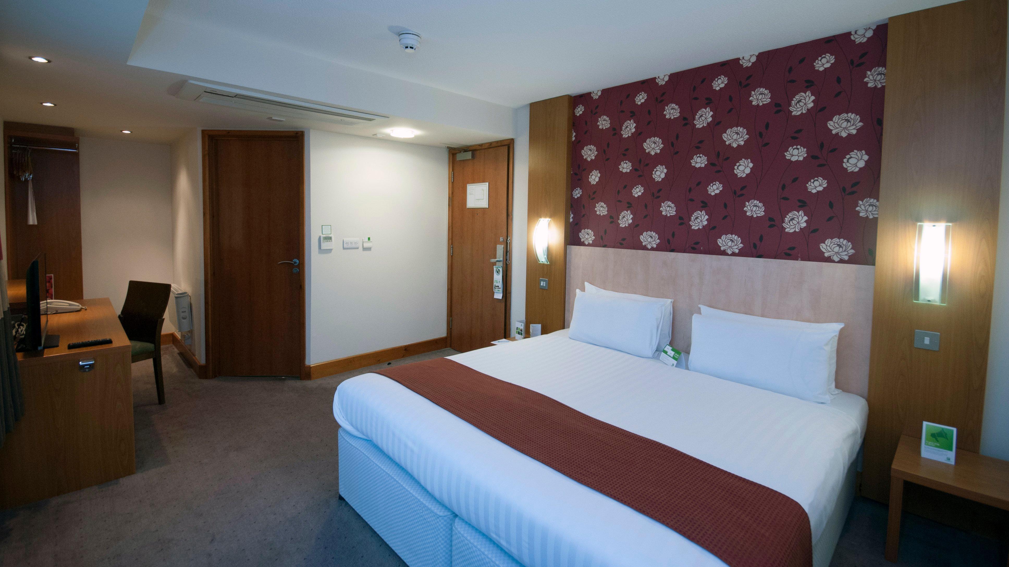 Holiday Inn Manchester - Central Park, An Ihg Hotel Екстер'єр фото