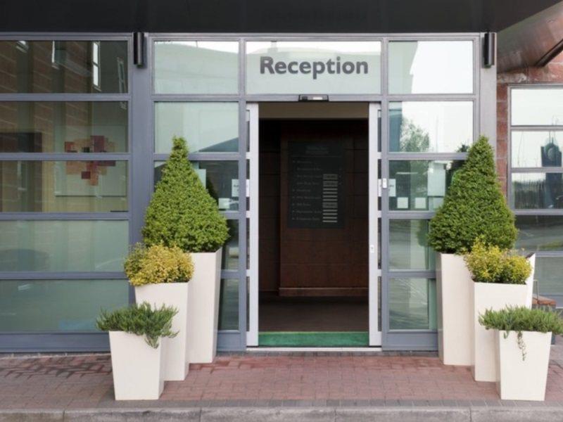 Holiday Inn Manchester - Central Park, An Ihg Hotel Екстер'єр фото