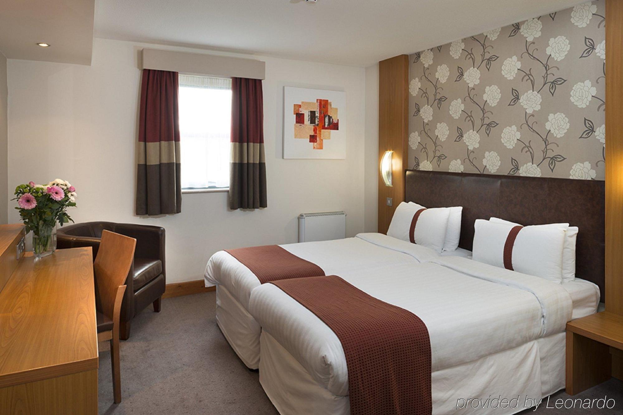 Holiday Inn Manchester - Central Park, An Ihg Hotel Екстер'єр фото